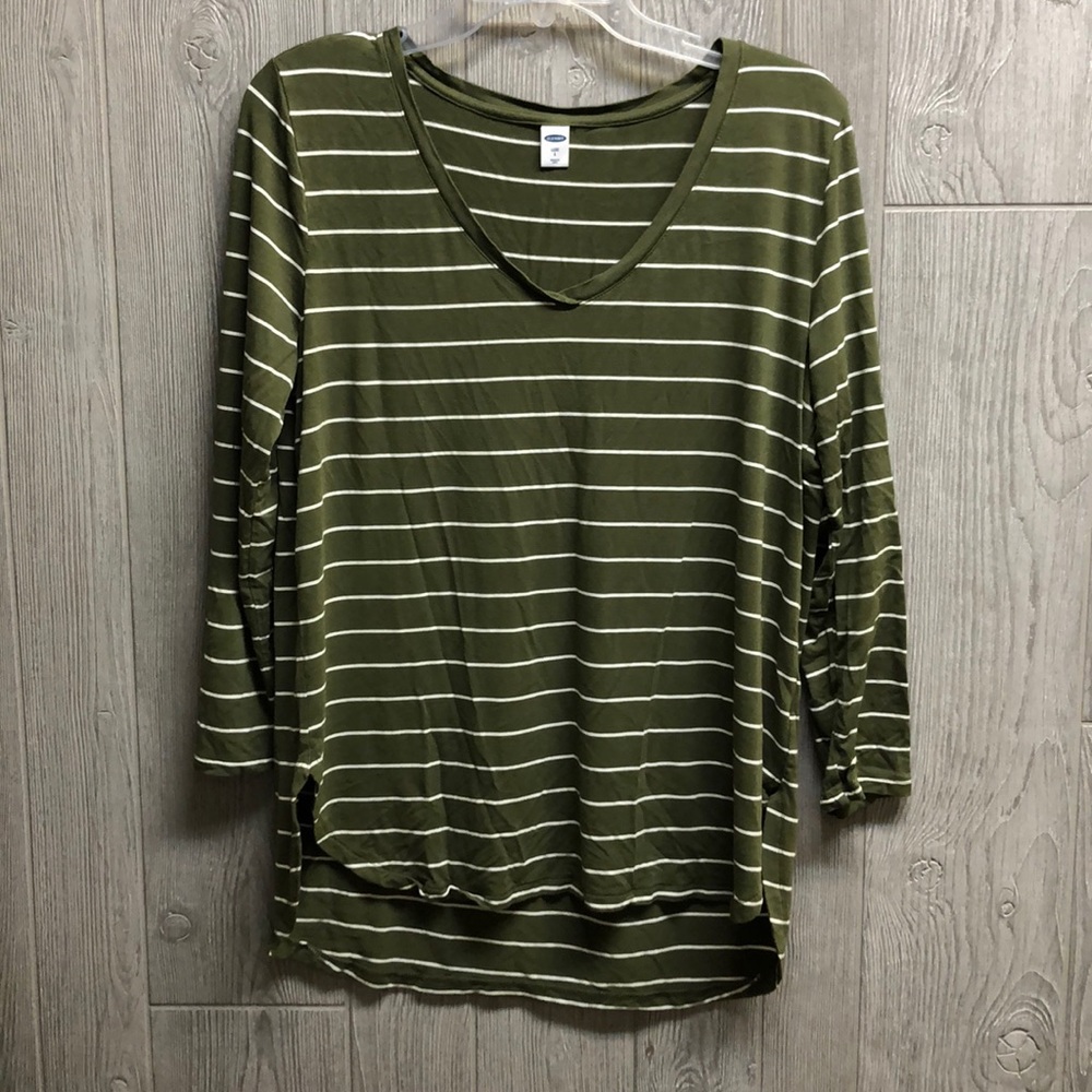 💥Women’s Old Navy Shirt💥